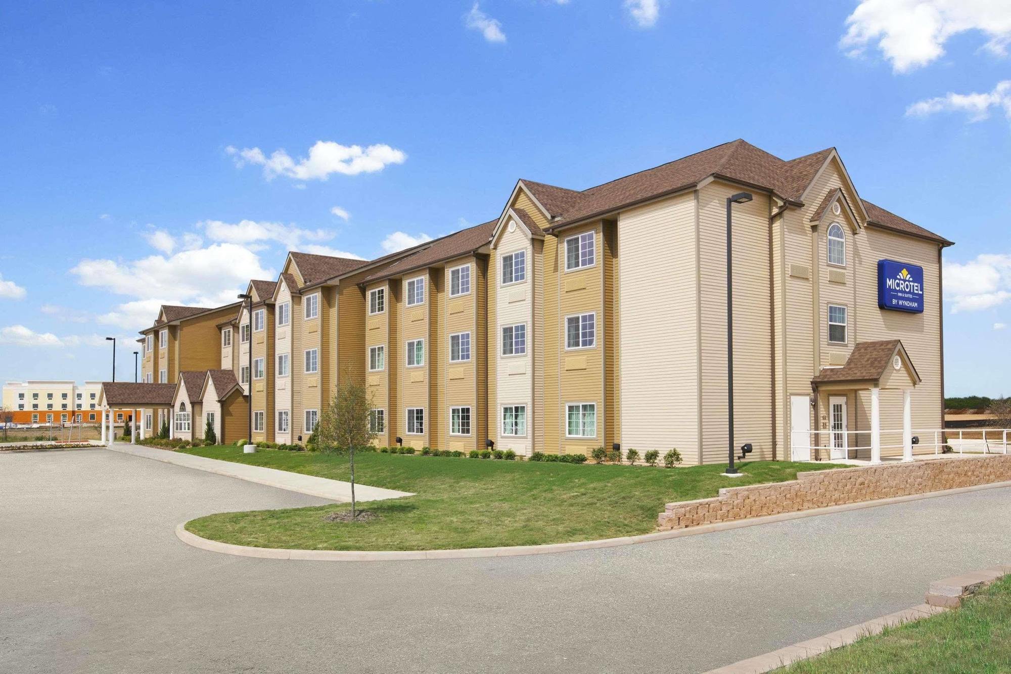 Microtel Inn&Suites Cotulla Dış mekan fotoğraf